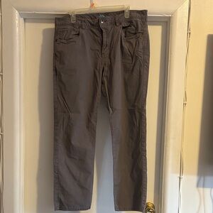 ❤️Tommy Bahama Men's Gray Chinos Size 36 x 30